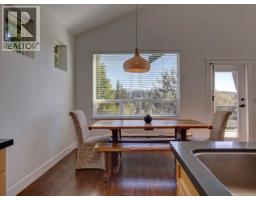 825 Bayview Heights Road, Gibsons, BC V0N1V8 Photo 8
