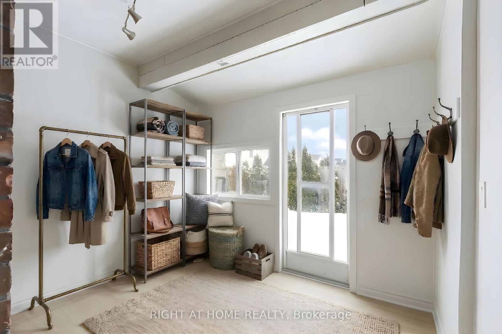 MAIN FLOOR – 443 ONTARIO STREET