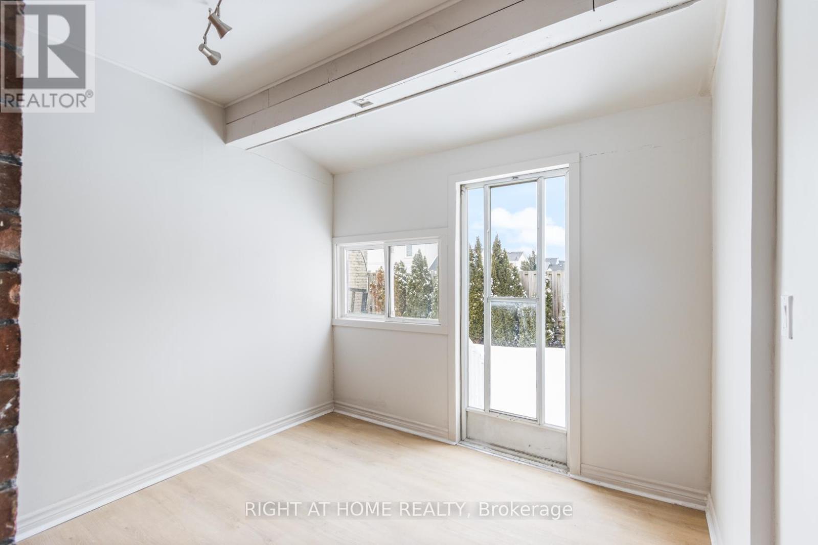 MAIN FLOOR – 443 ONTARIO STREET
