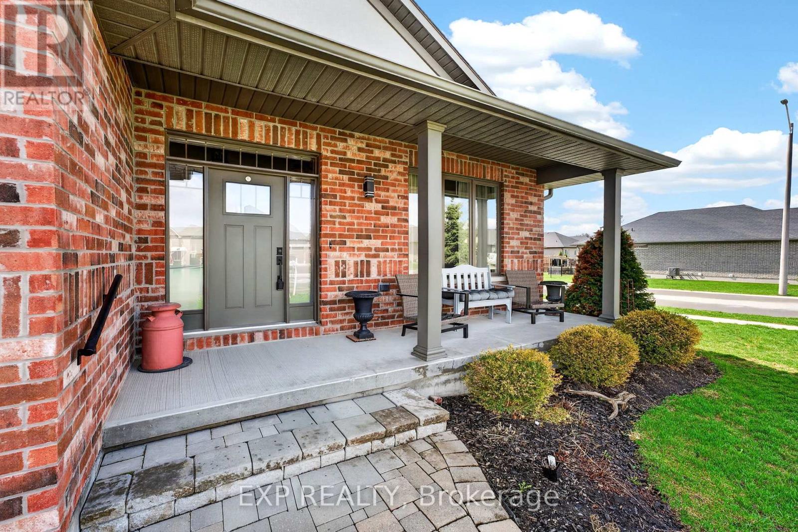 15 KEMPTON AVENUE — photo 27