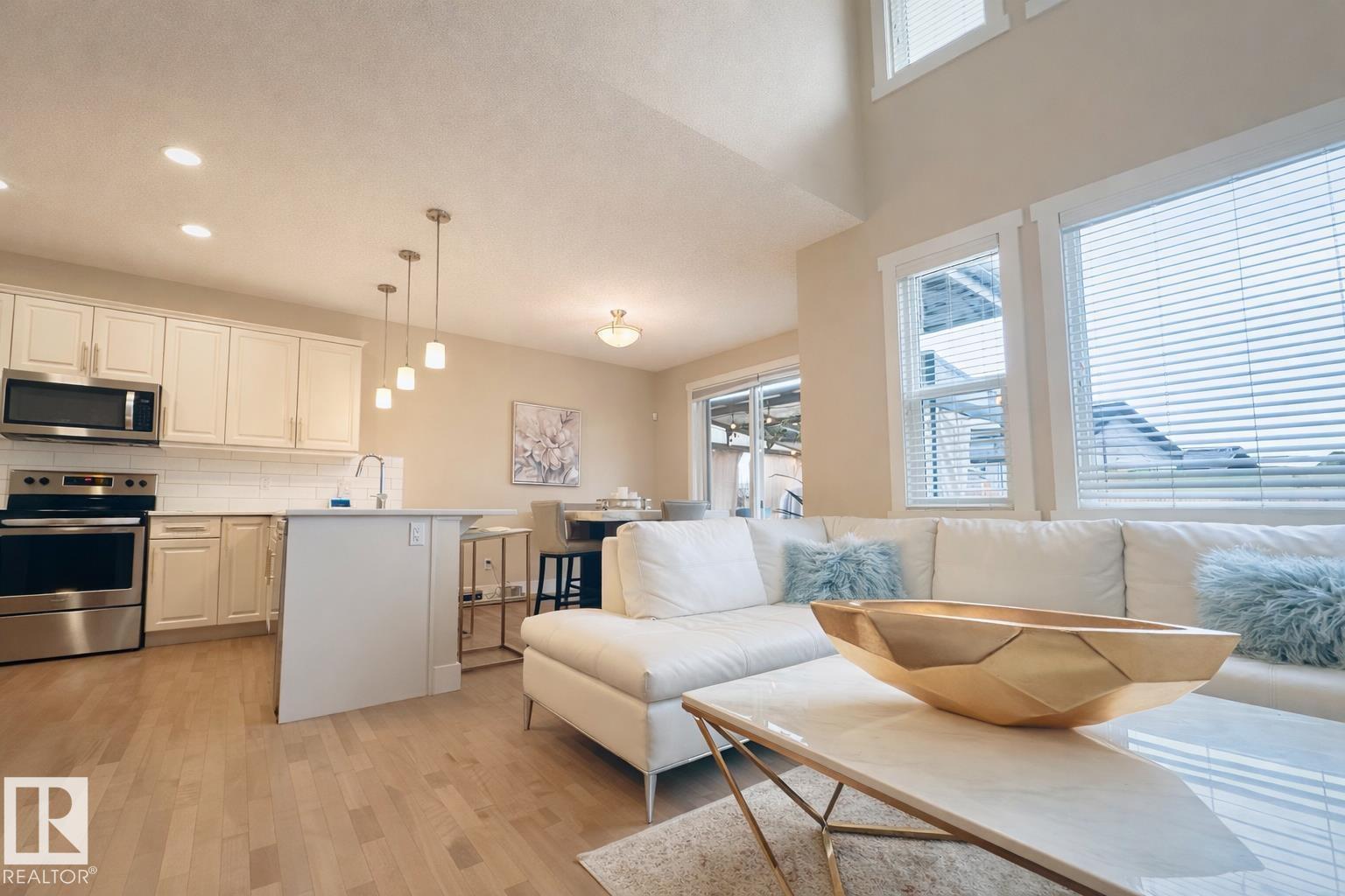 20119 29 AV NW, Edmonton