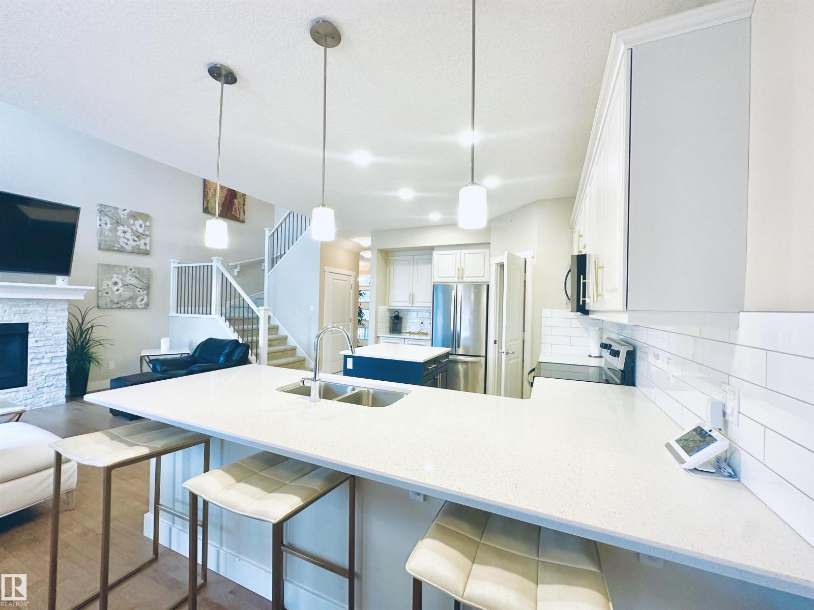 20119 29 AV NW, Edmonton