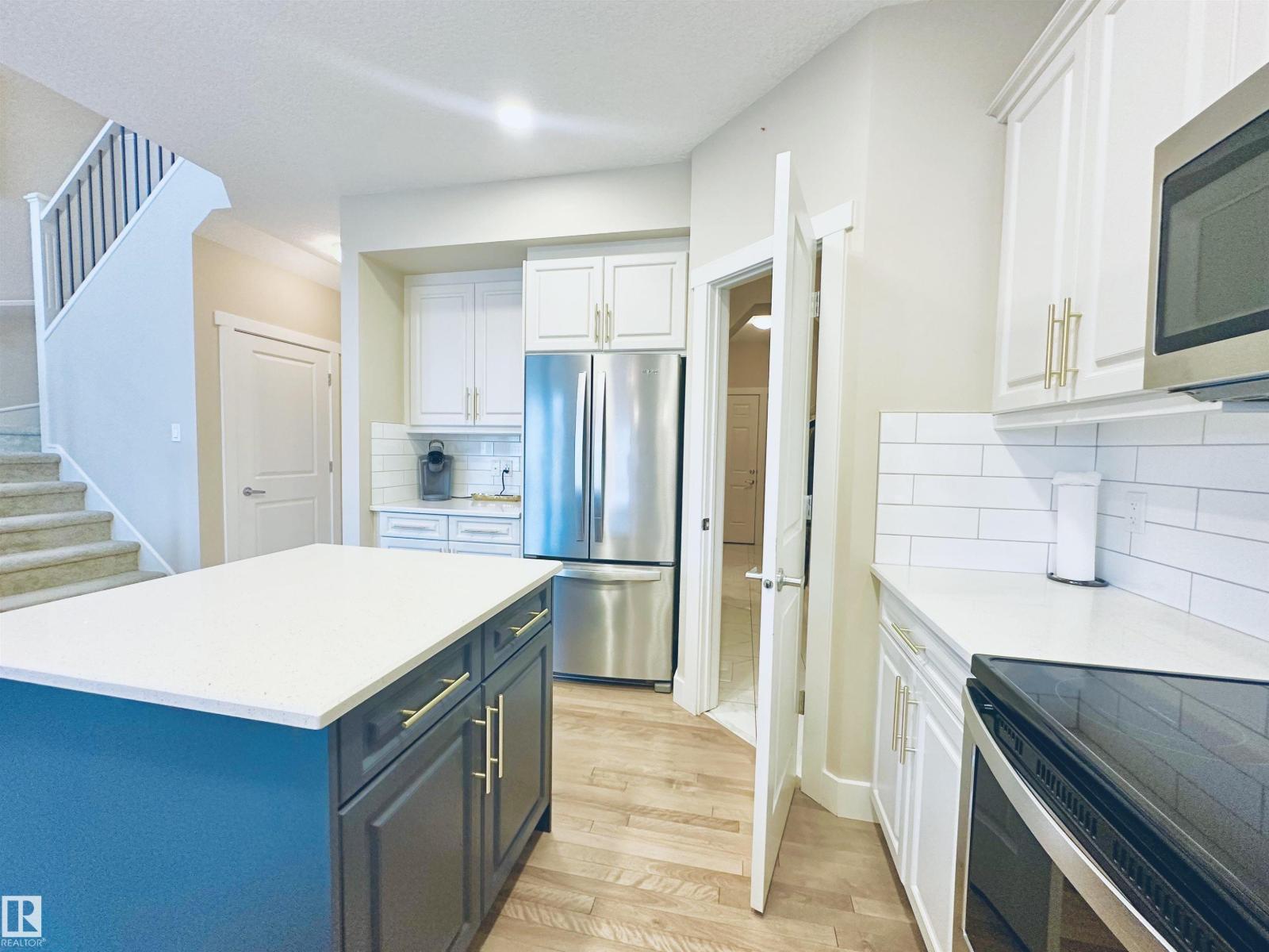 20119 29 AV NW, Edmonton