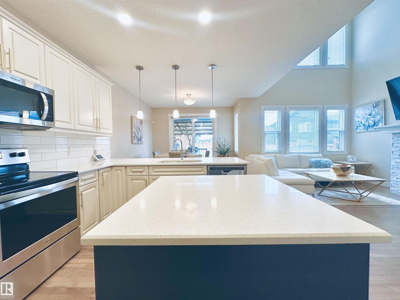 20119 29 AV NW, Edmonton