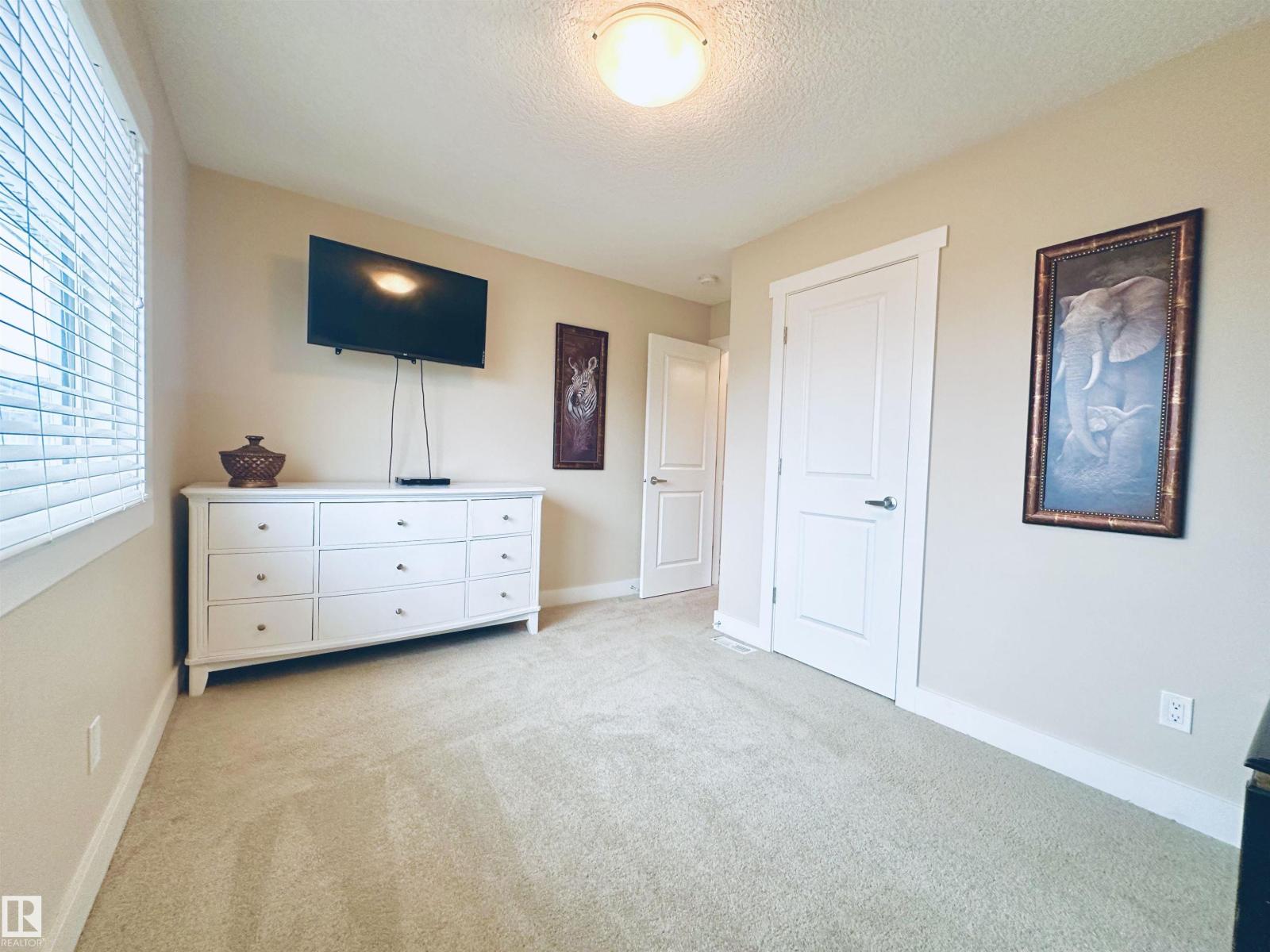 20119 29 AV NW, Edmonton