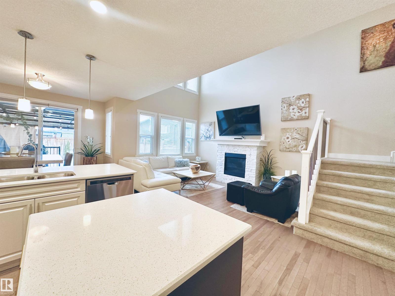 20119 29 AV NW, Edmonton