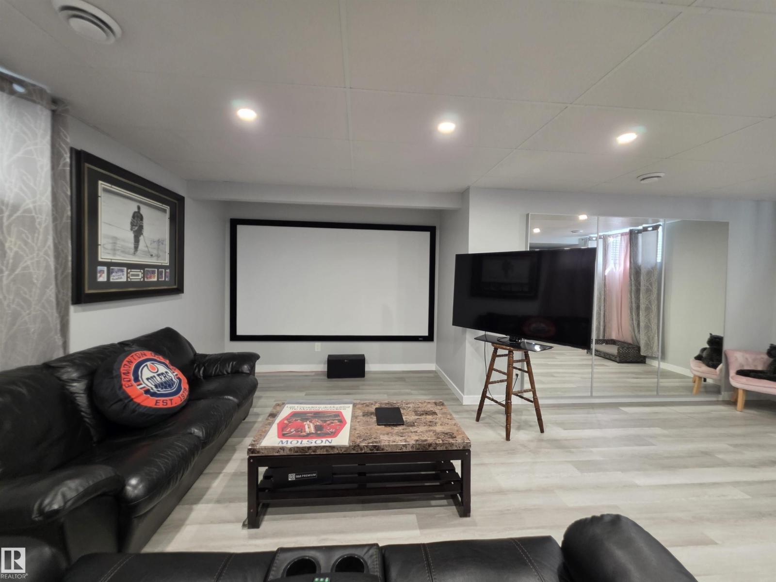 20119 29 AV NW, Edmonton