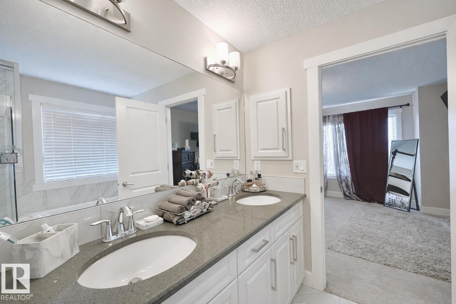 20119 29 AV NW, Edmonton