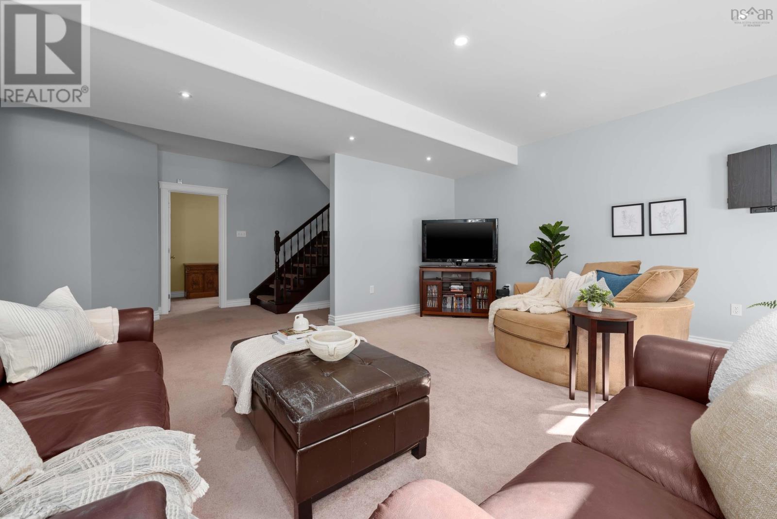 Property 32 of 50 of 144 Aberdeen Drive