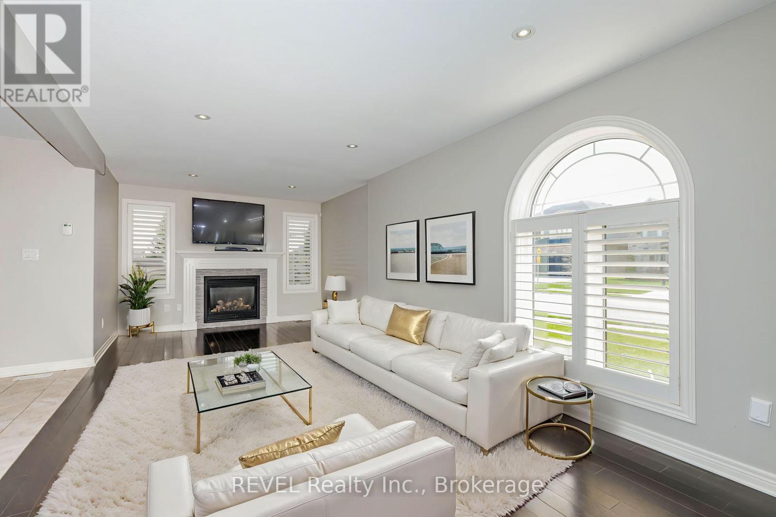 6066 WIENS BLVD BOULEVARD - 4