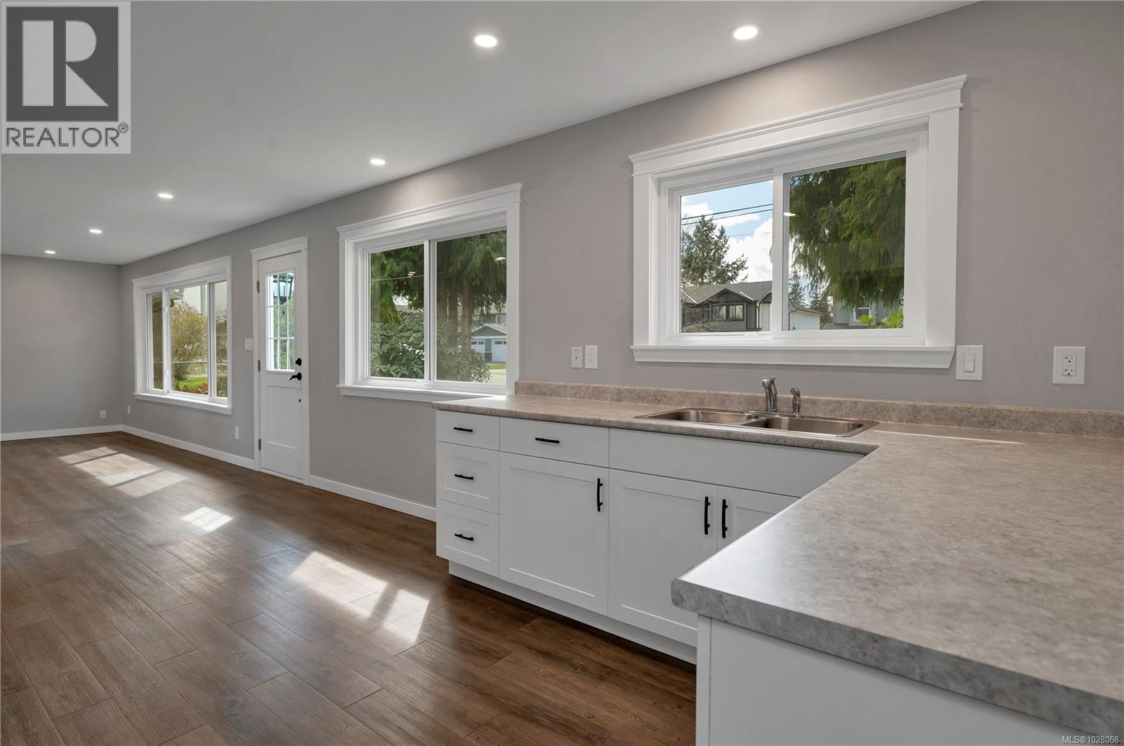 277 Carolyn Rd - 7
