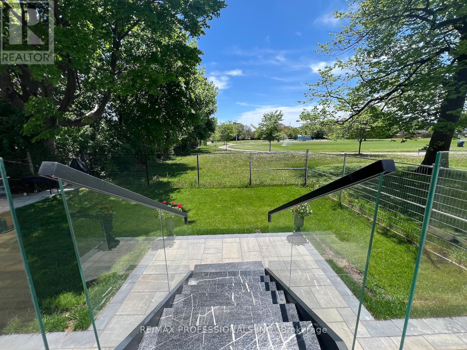 2206 UTLEY ROAD - 20