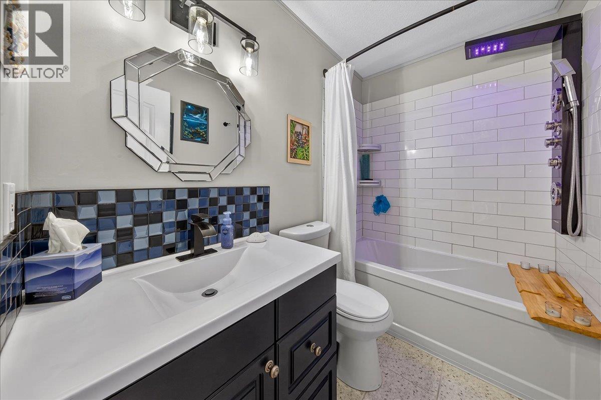 1706 15TH Avenue - 17