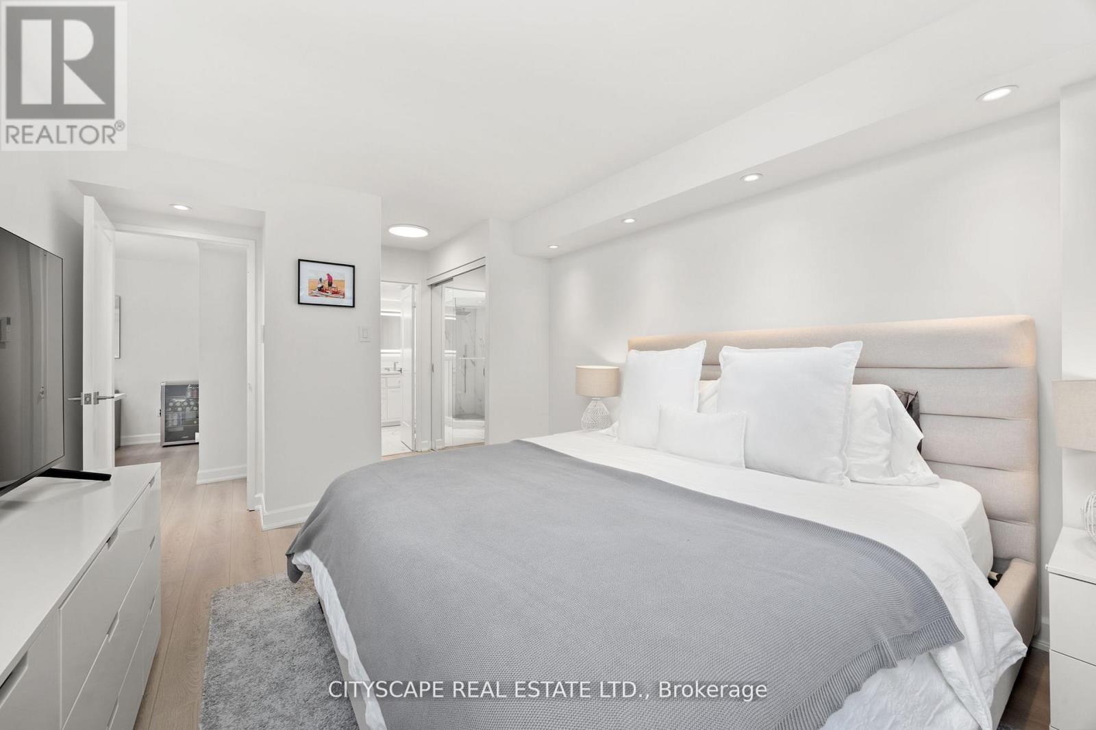 #209 7460 BATHURST STREET - 18