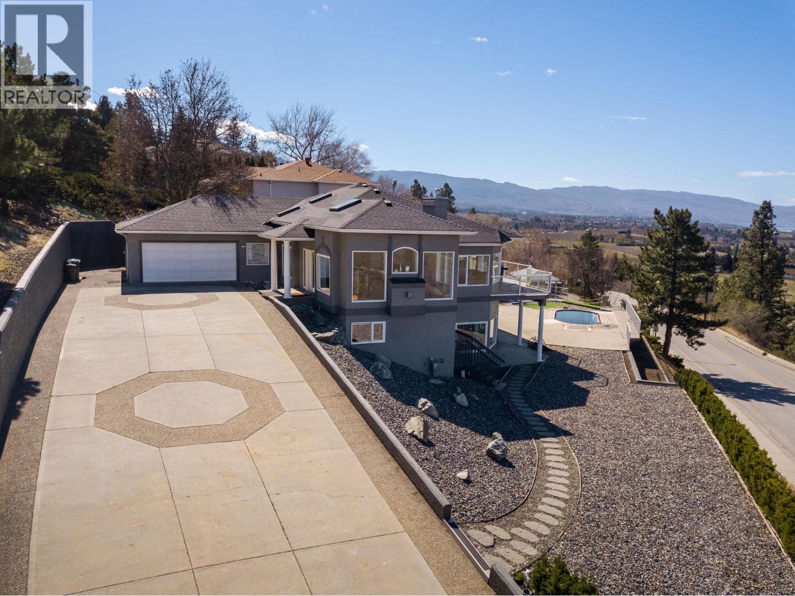 845 Toovey Road, Kelowna