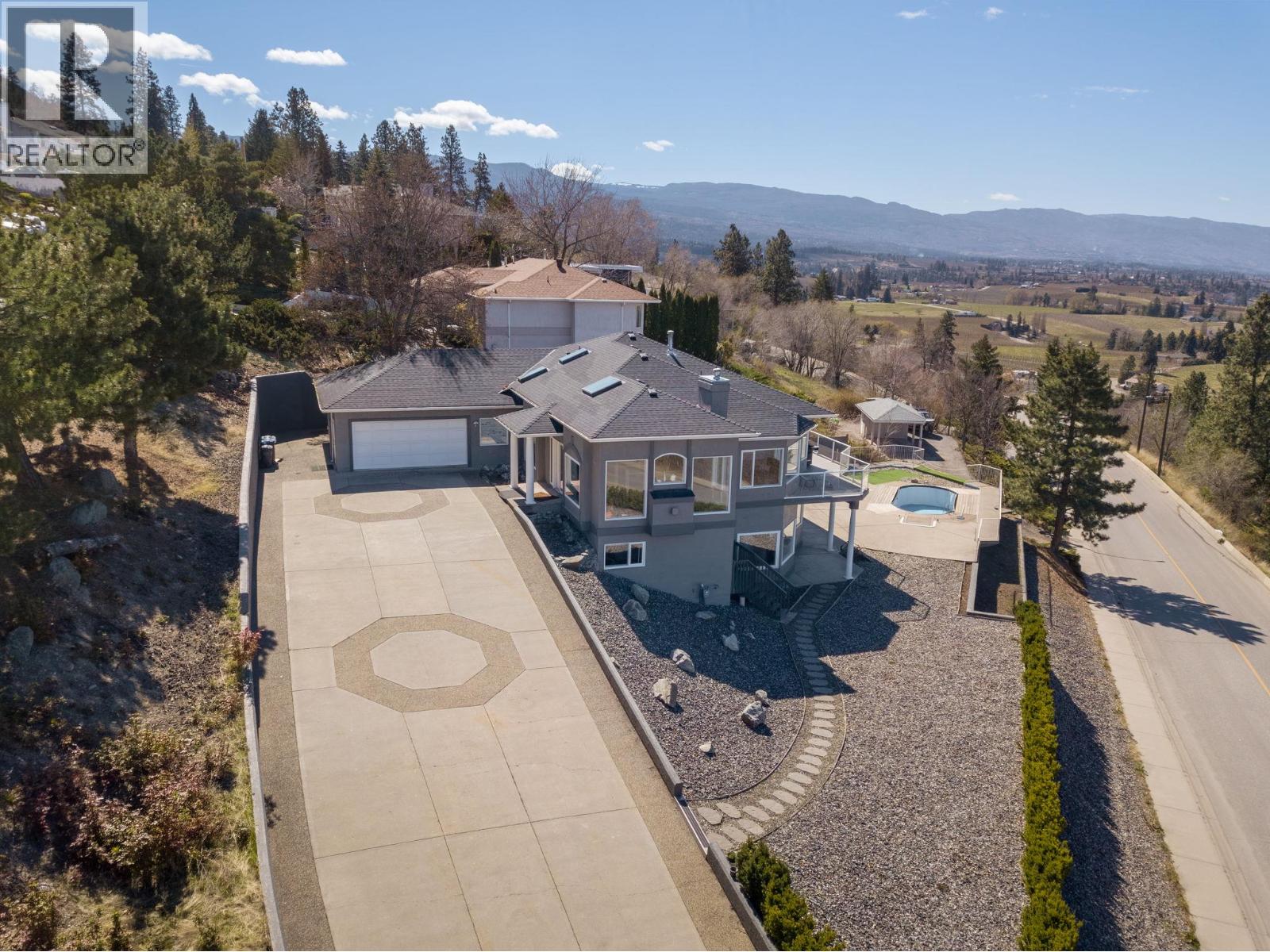 845 Toovey Road, Kelowna