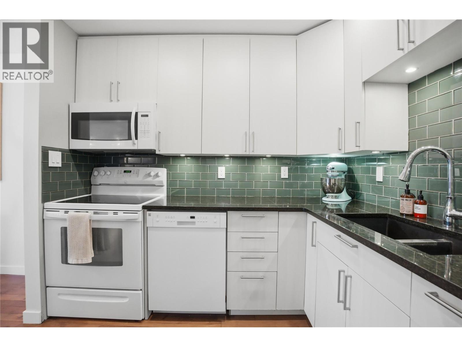 #85 1435 Summit Drive - 10