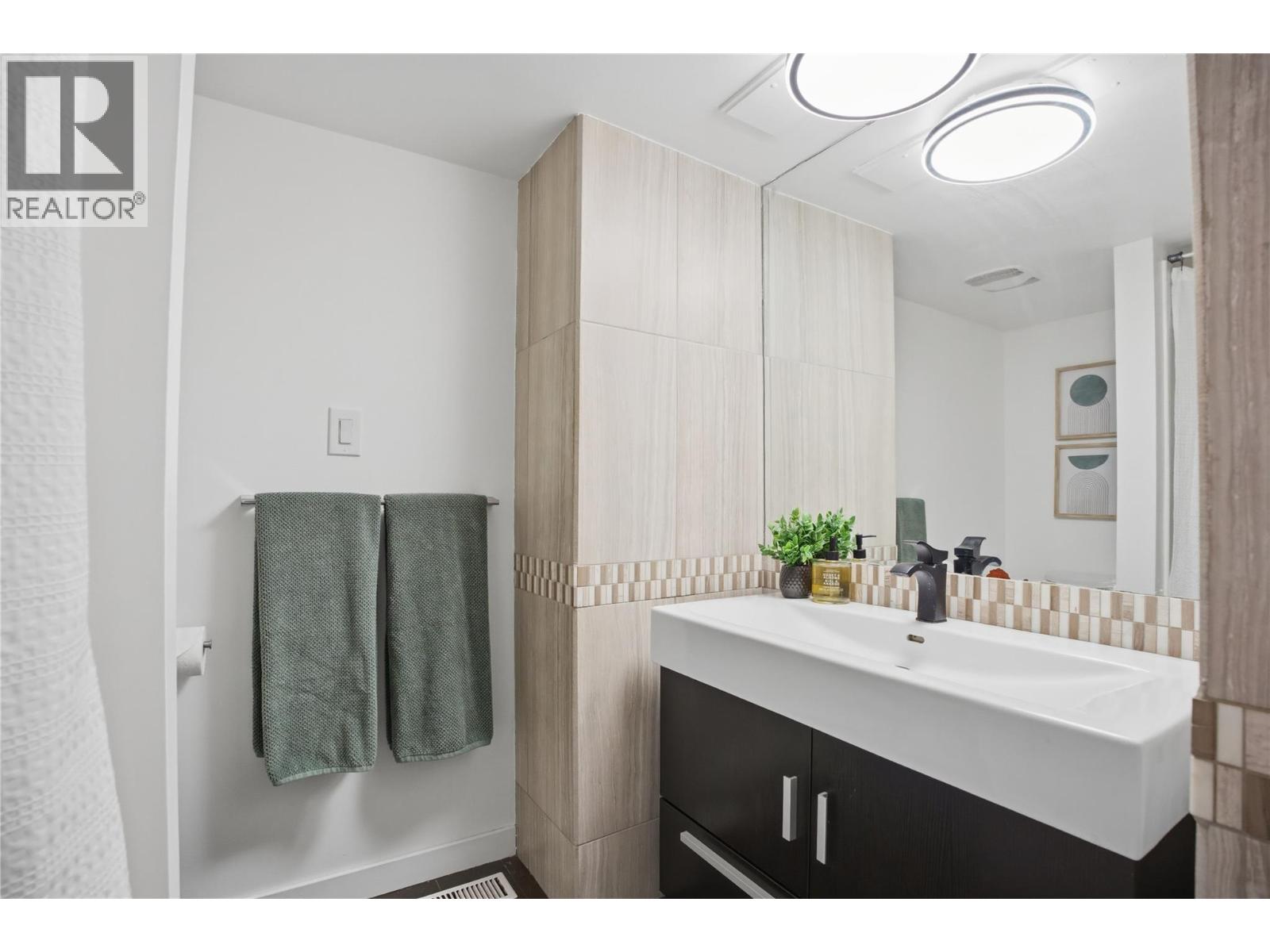 #85 1435 Summit Drive - 22