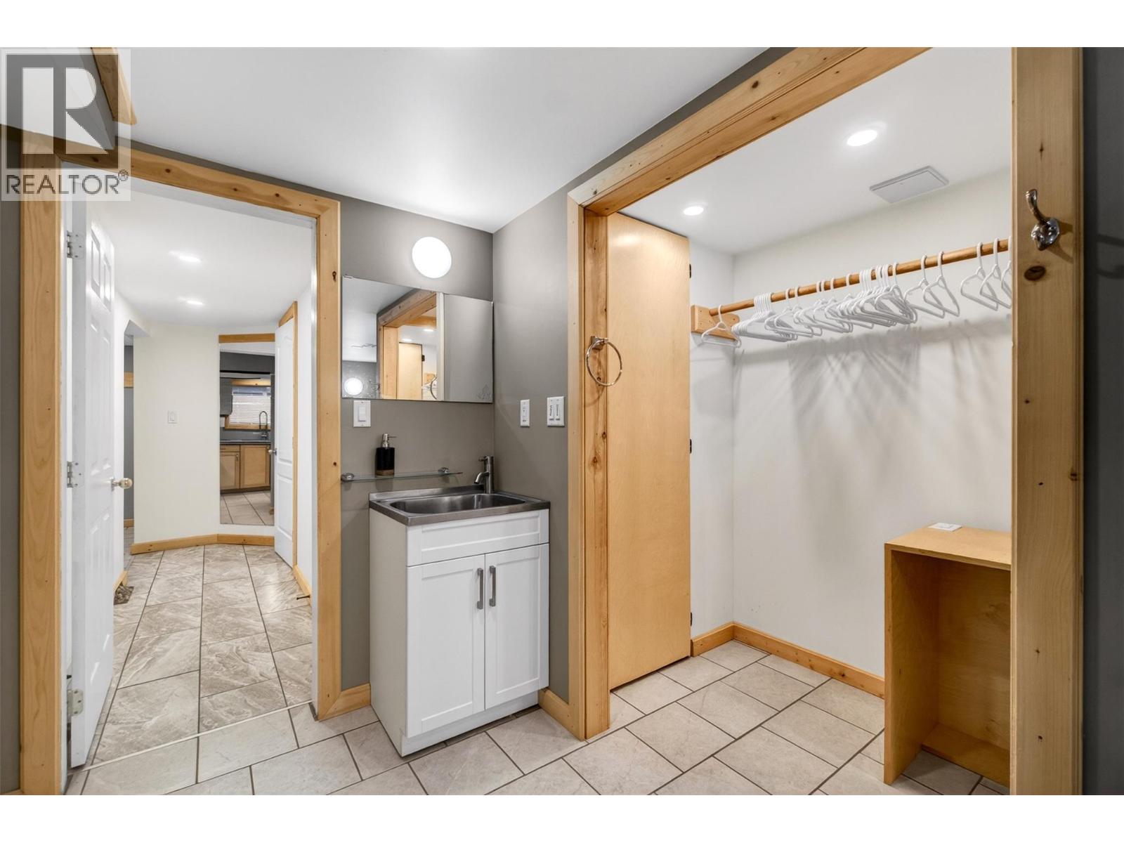  1360 Trans Canada Highway Northeast, Salmon Arm