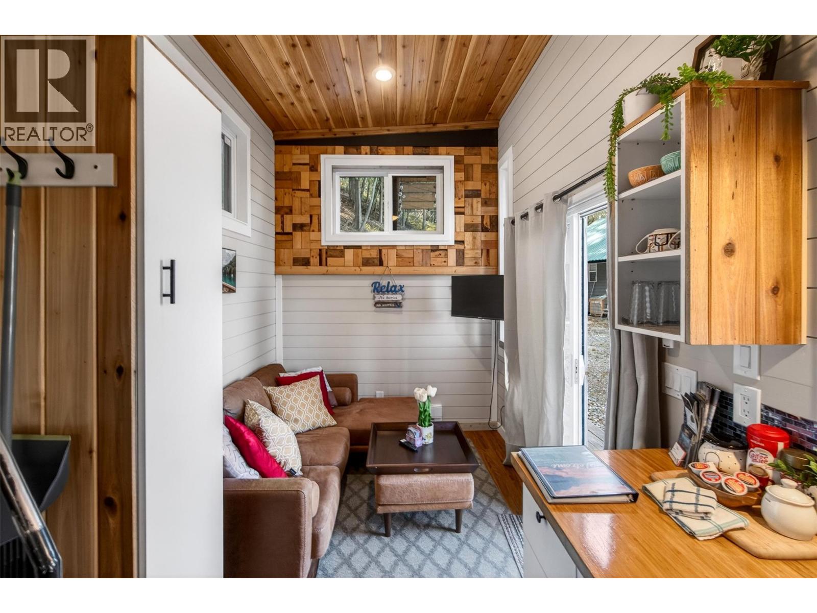  1360 Trans Canada Highway Northeast, Salmon Arm