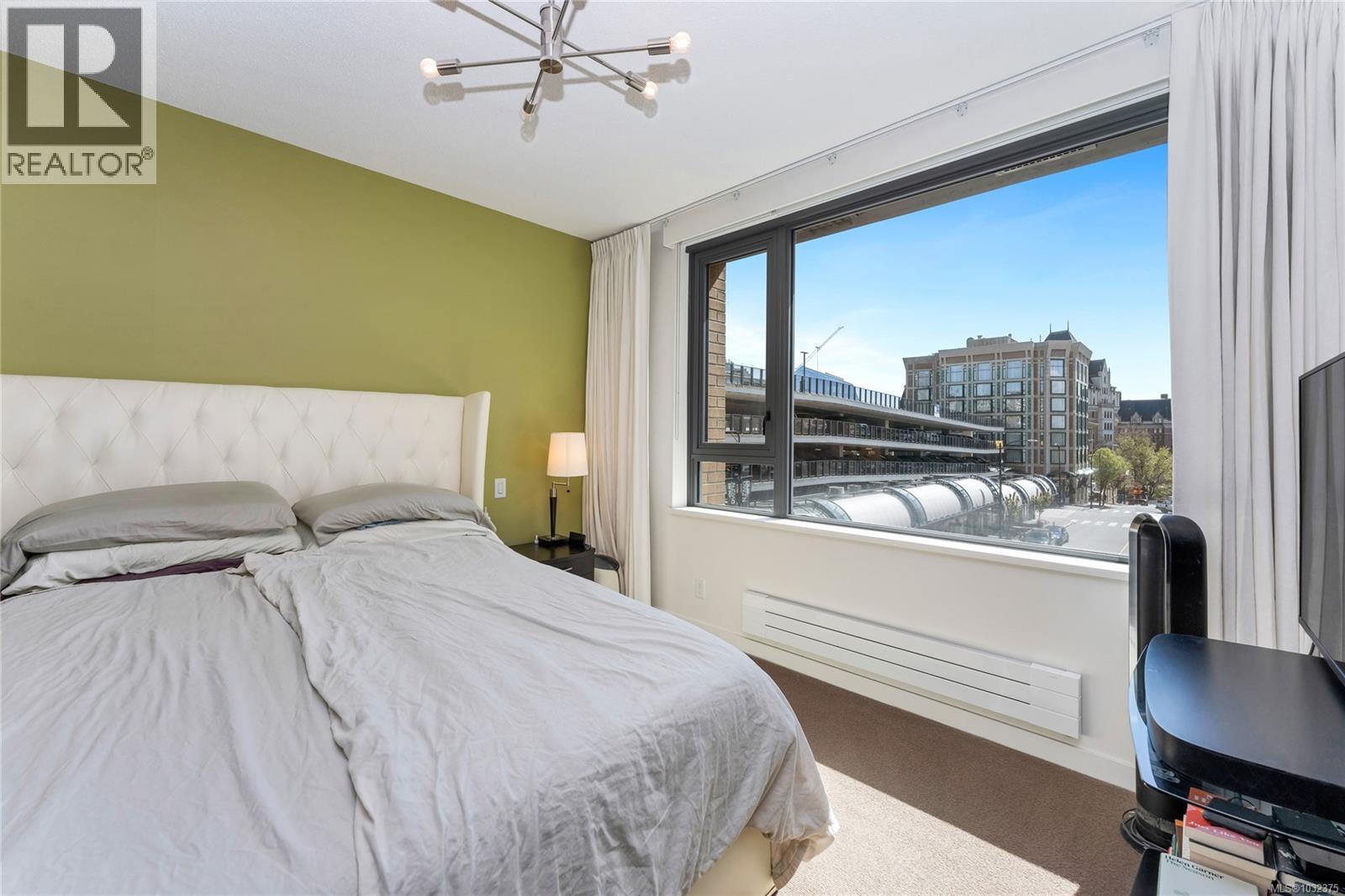 302 608 Broughton Street, Victoria