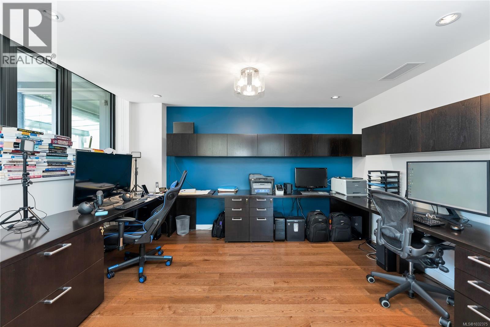 302 608 Broughton Street, Victoria