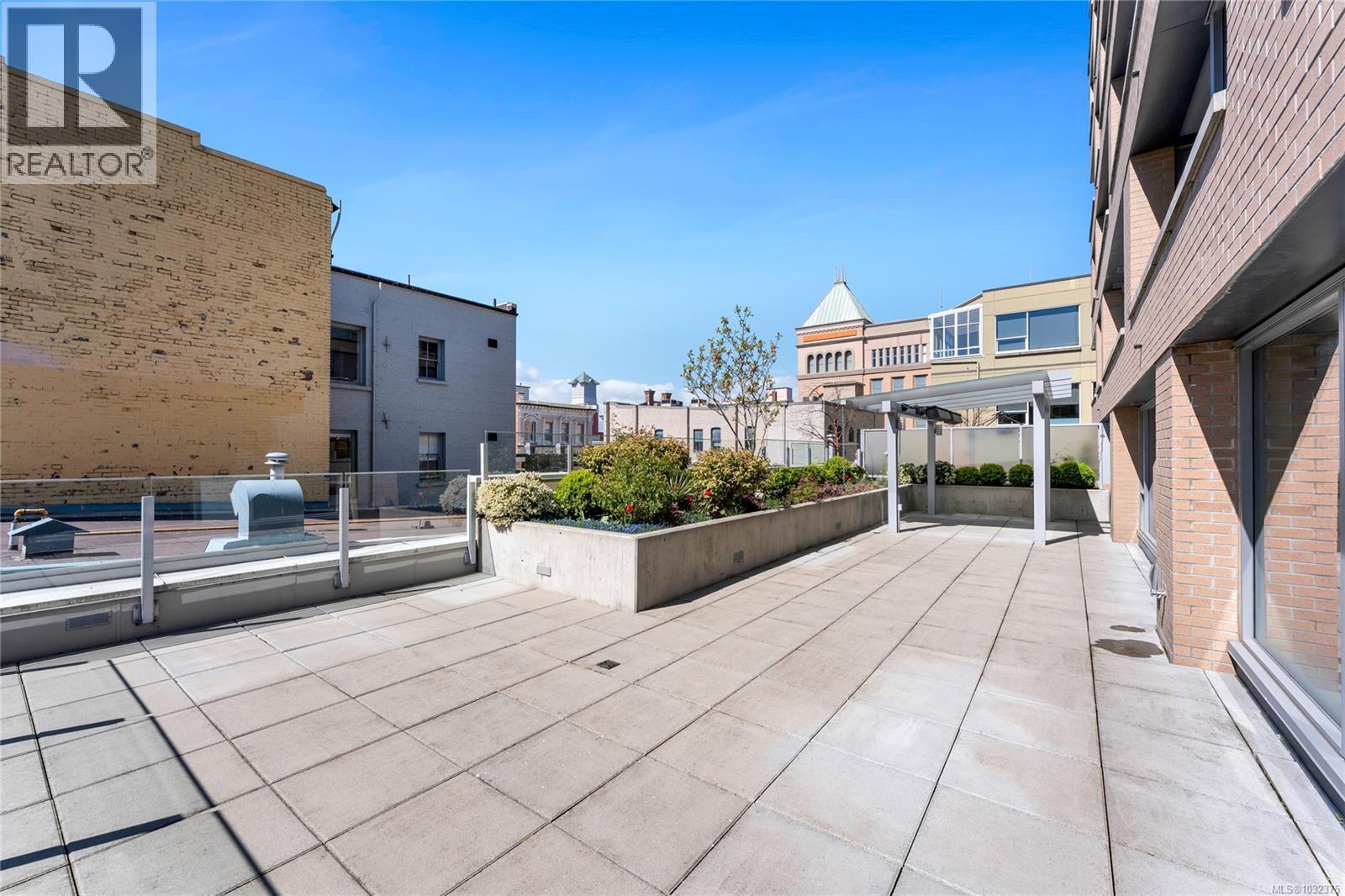 302 608 Broughton Street, Victoria