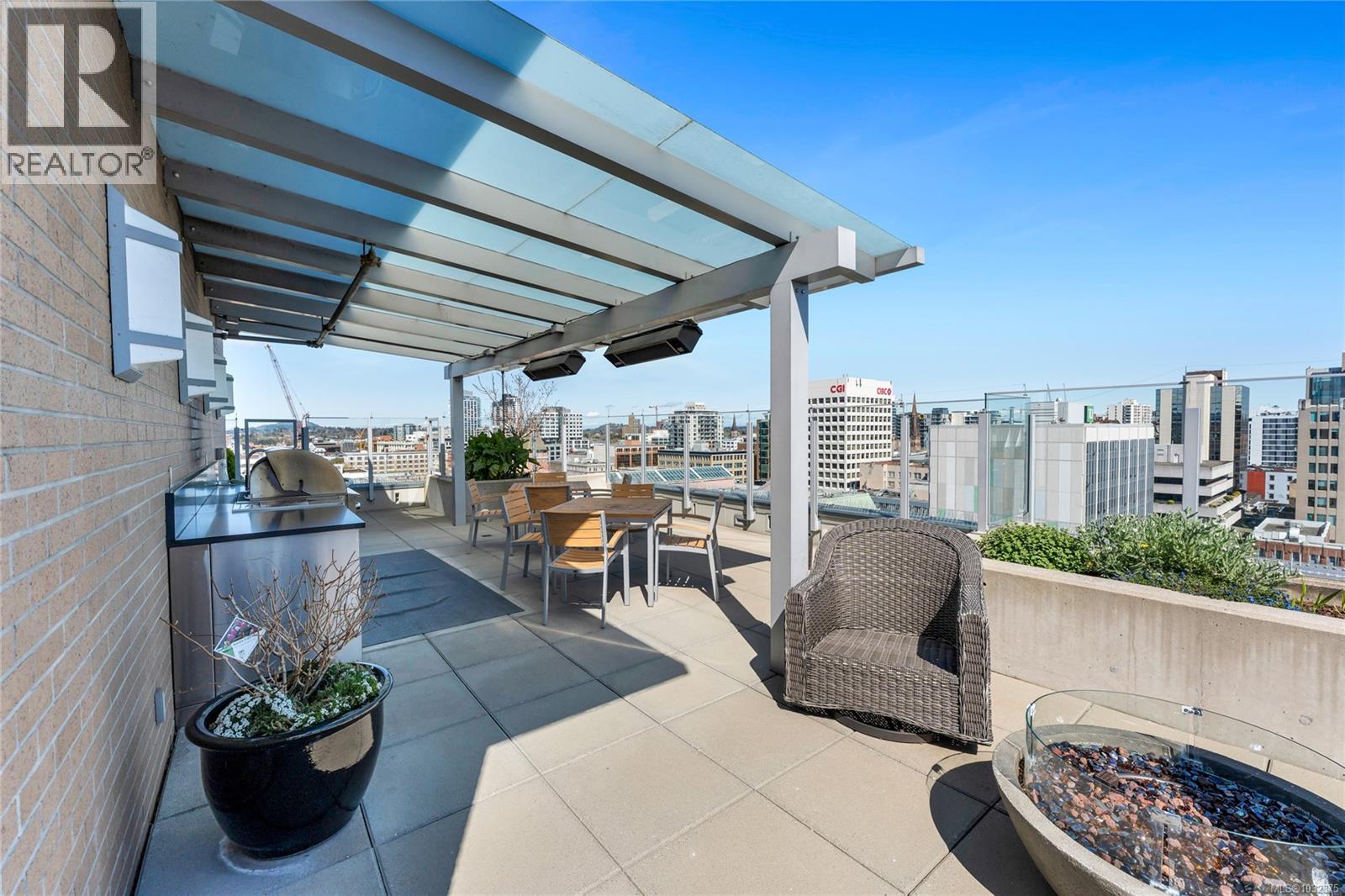 302 608 Broughton Street, Victoria