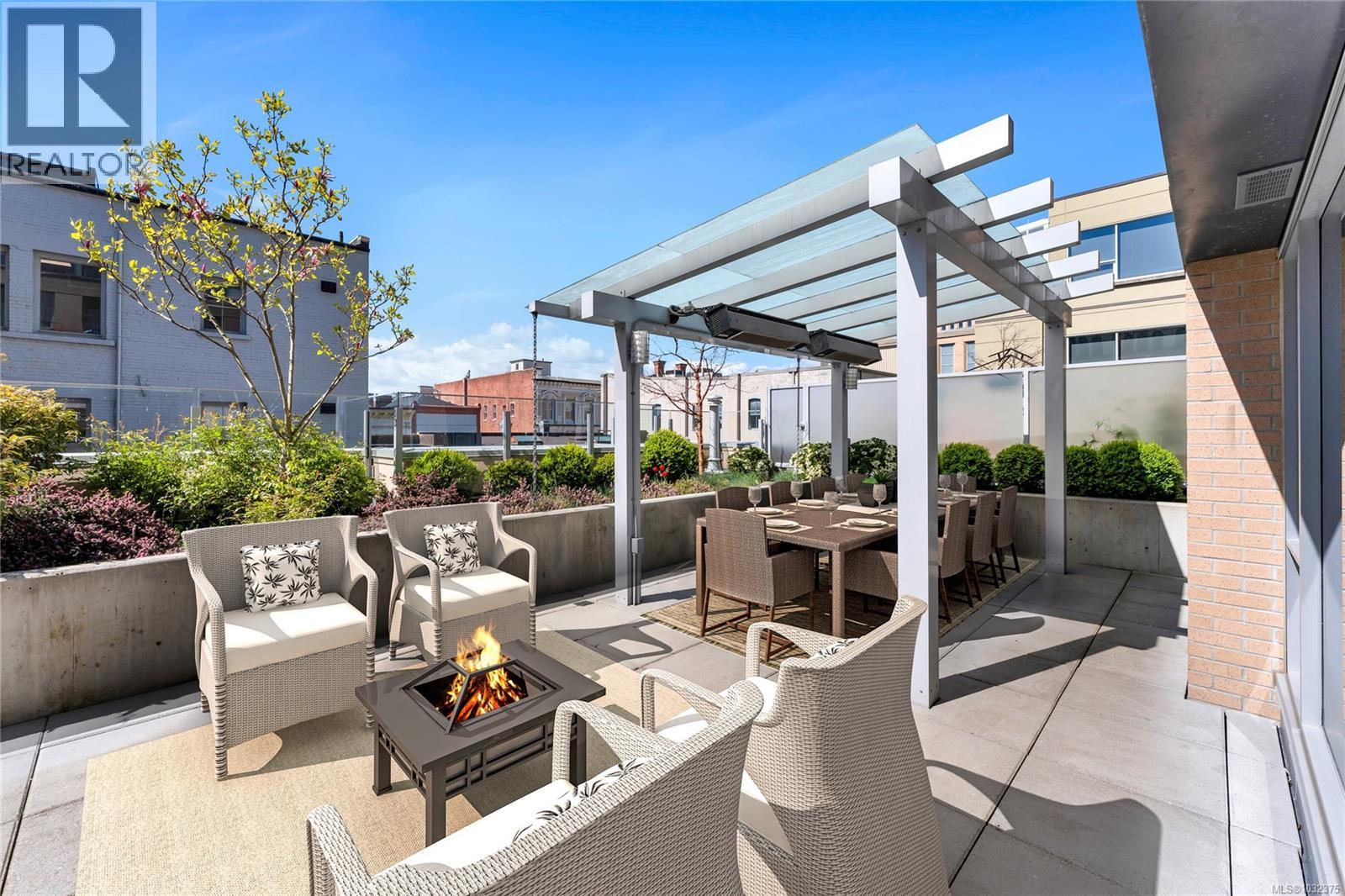 302 608 Broughton Street, Victoria