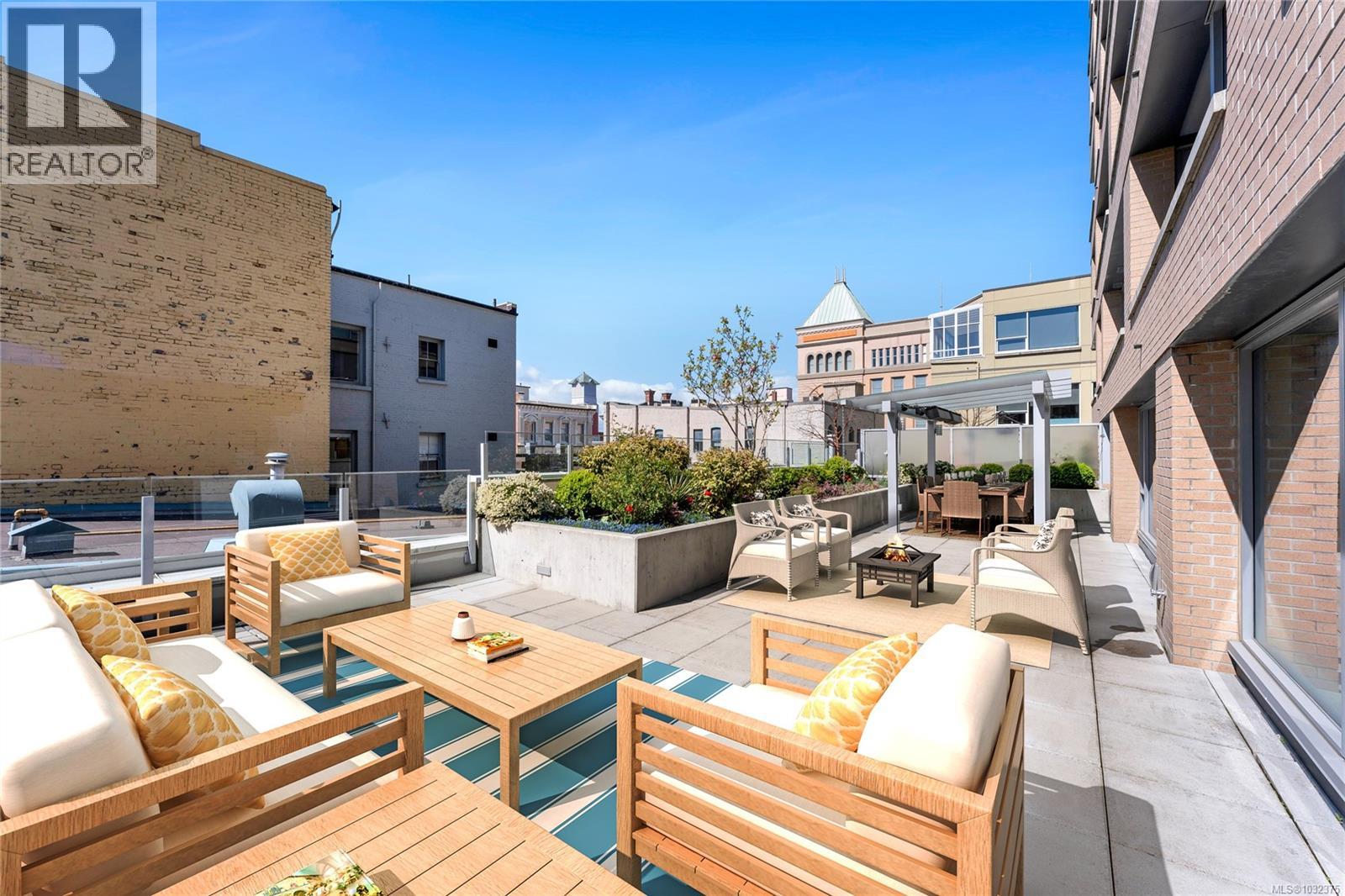 302 608 Broughton Street, Victoria