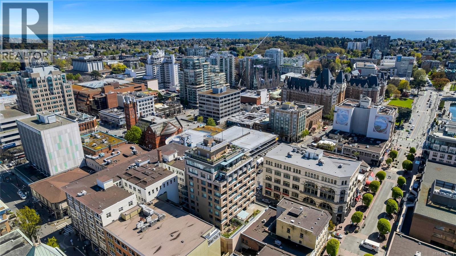 302 608 Broughton Street, Victoria