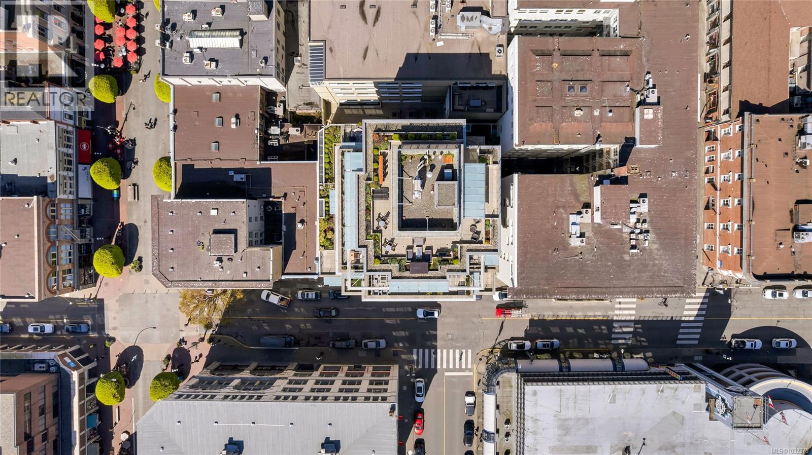 302 608 Broughton Street, Victoria