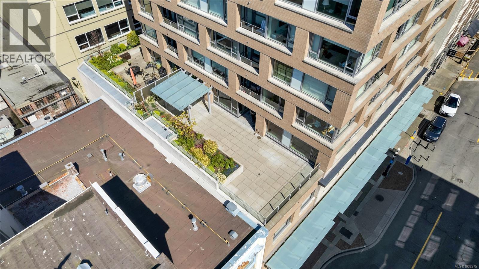 302 608 Broughton Street, Victoria