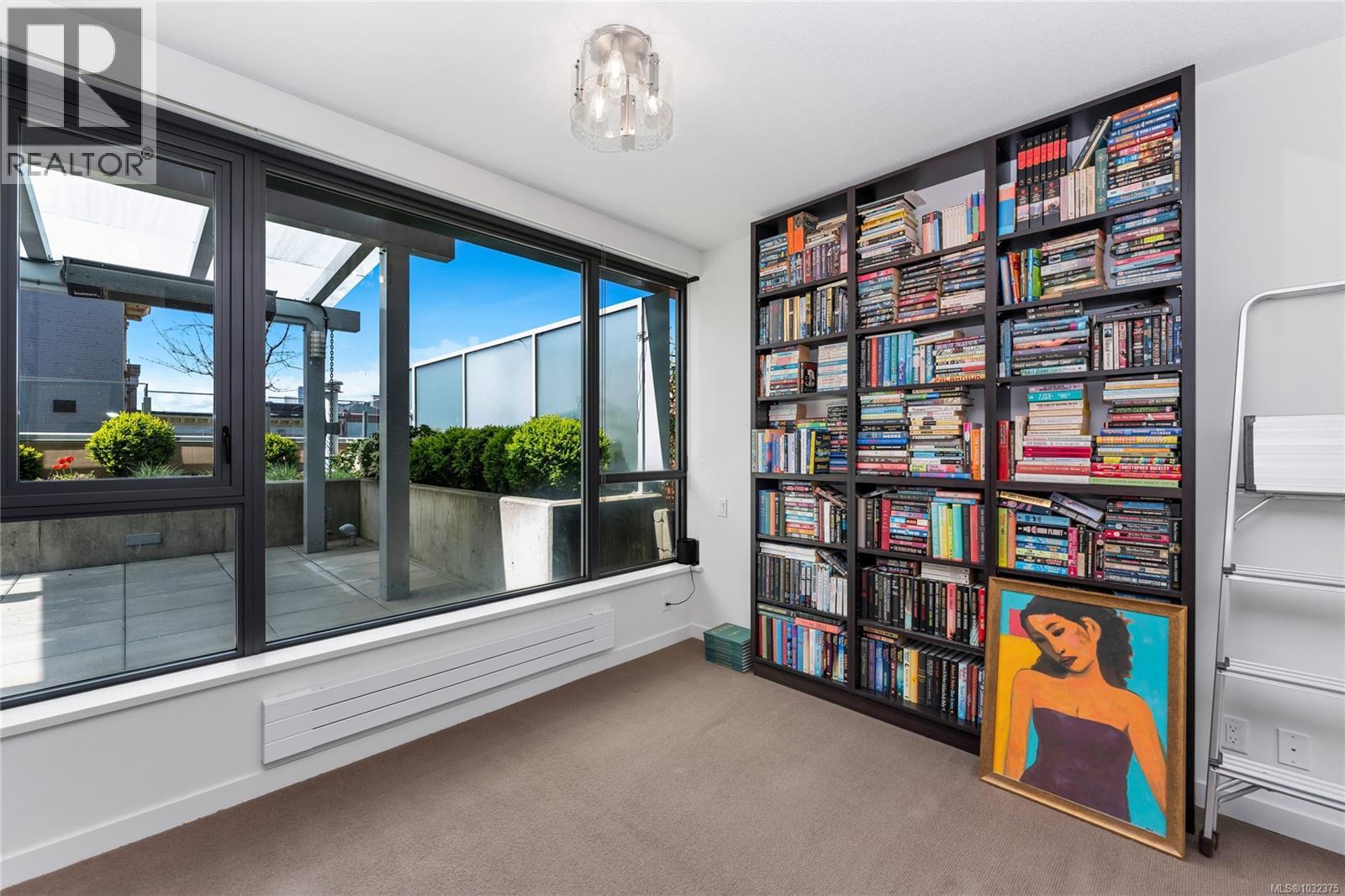 302 608 Broughton Street, Victoria