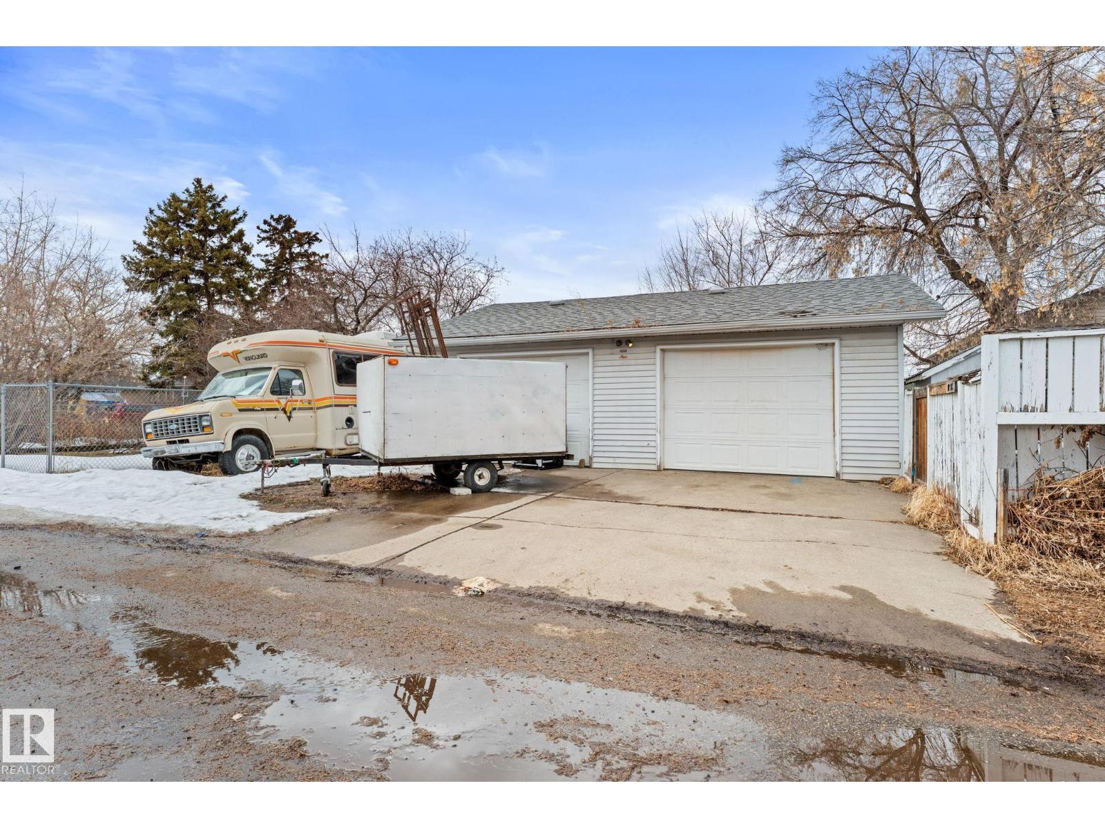 10621 153 ST NW, Edmonton