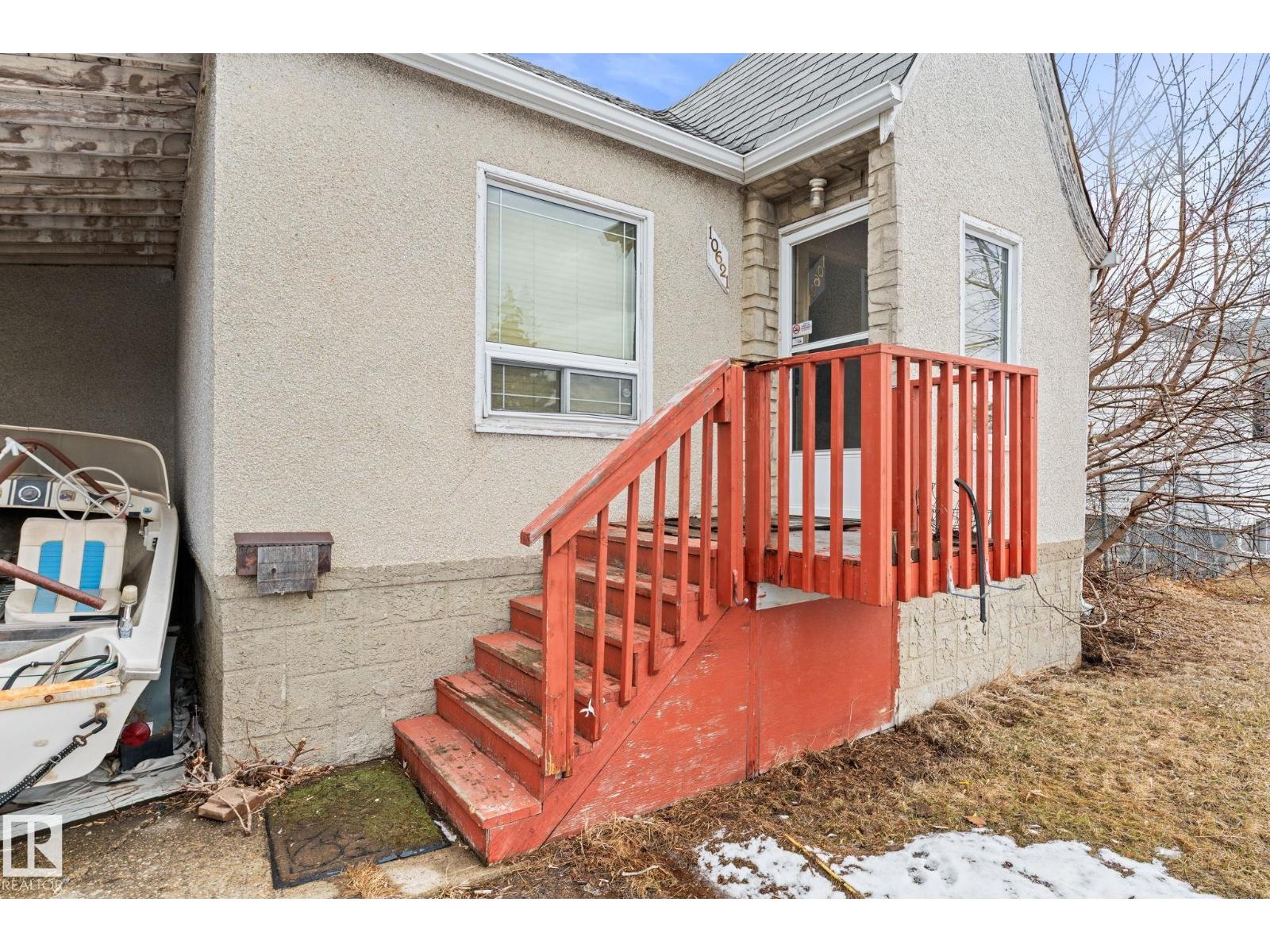 10621 153 ST NW, Edmonton