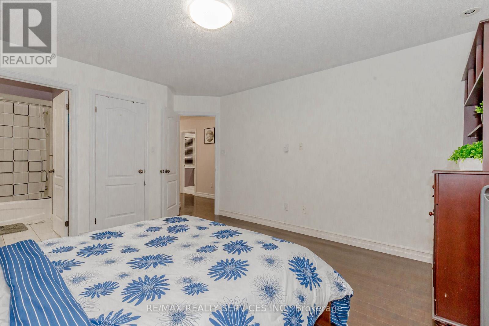 3120 HIGHBOURNE CRESCENT - 3