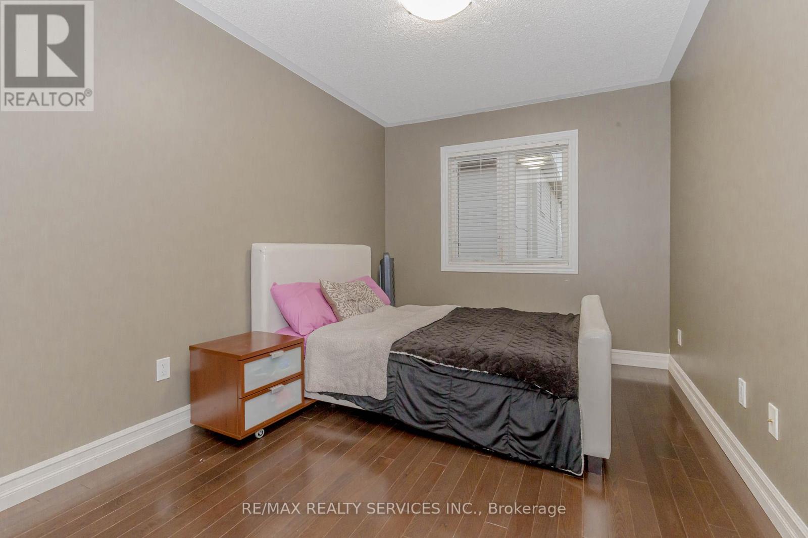 3120 HIGHBOURNE CRESCENT - 37