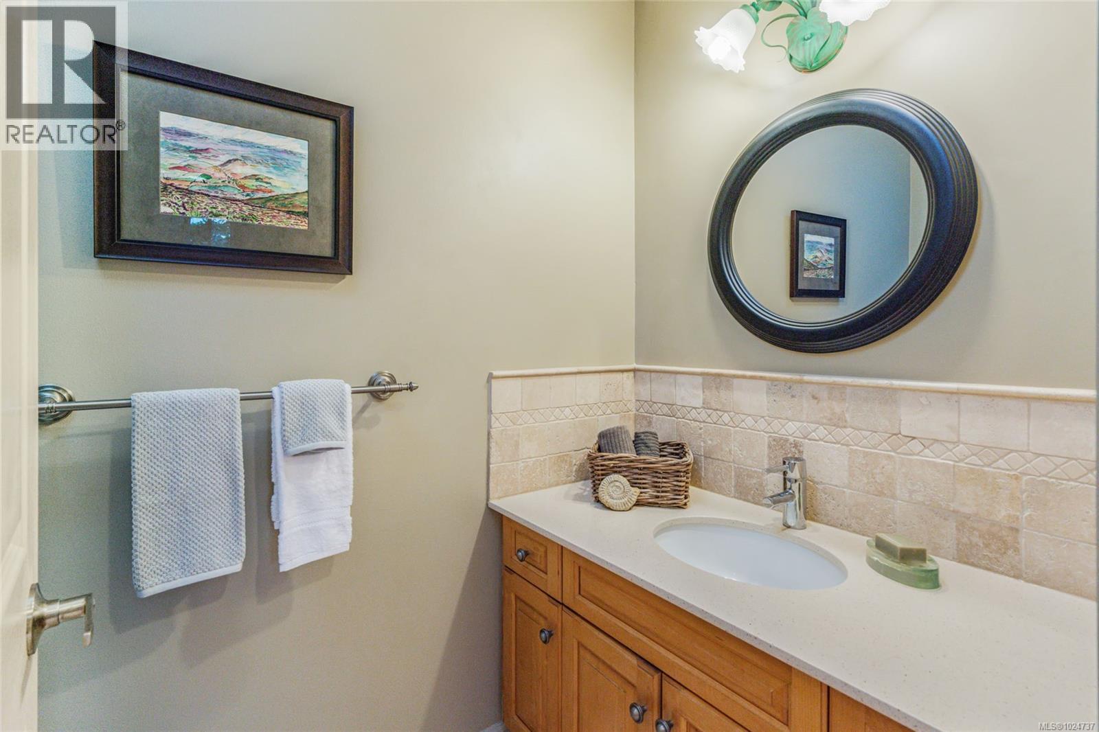 3383 Rockhampton Rd, Nanoose Bay