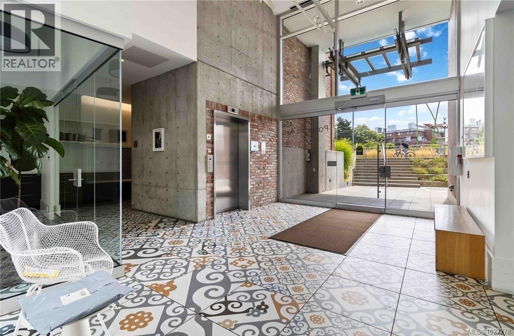 301 456 Pandora Avenue, Victoria