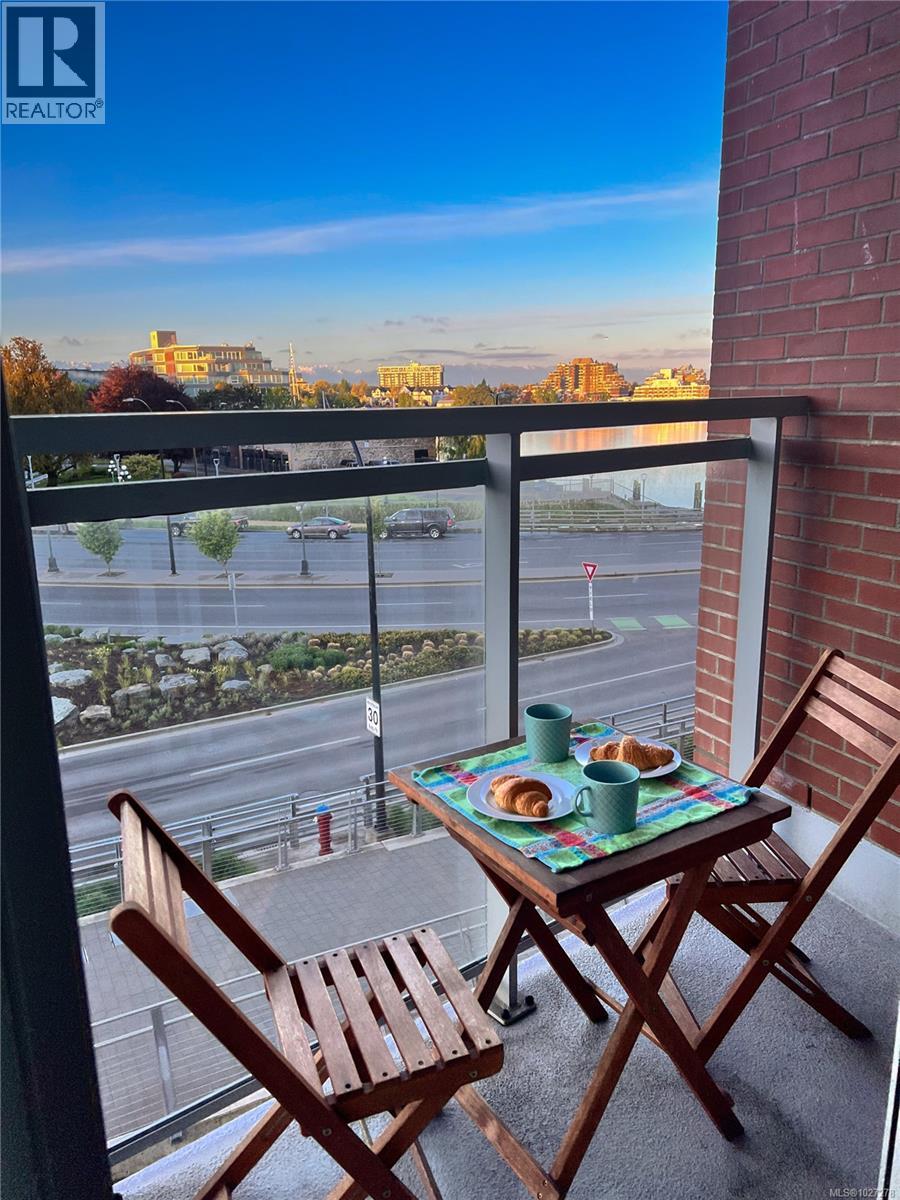 301 456 Pandora Avenue, Victoria