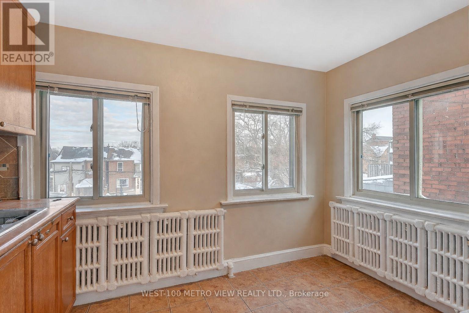 1733 DUFFERIN STREET - 14