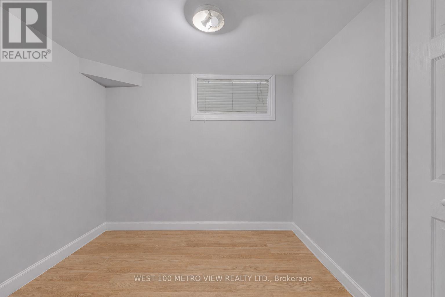 1733 DUFFERIN STREET - 26