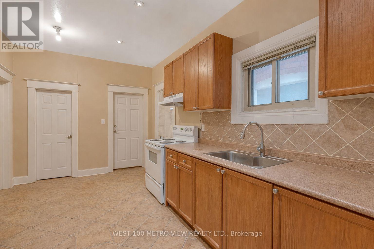 1733 DUFFERIN STREET - 4