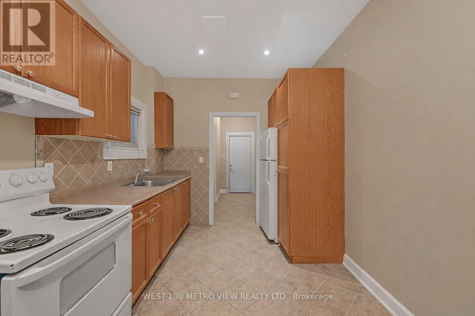 1733 DUFFERIN STREET - 6