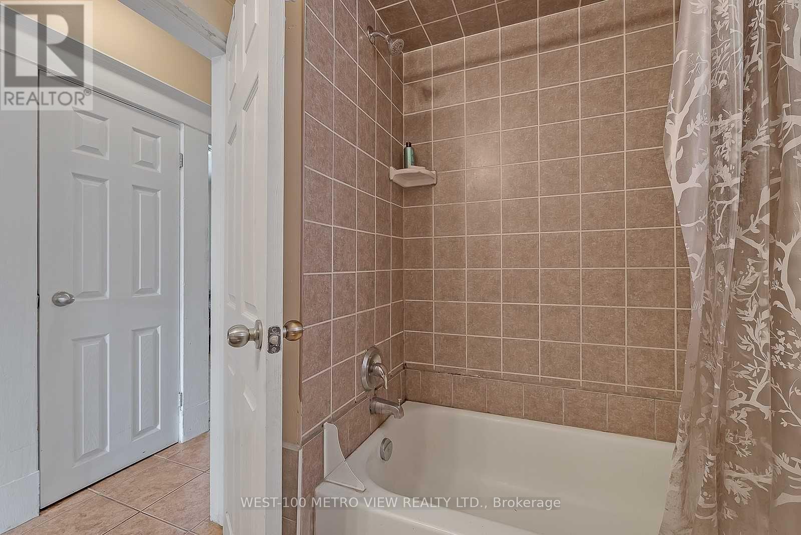 1733 DUFFERIN STREET - 9