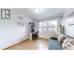 4 Dove Hawk Way, Toronto, ON M2R3M2 Photo 12