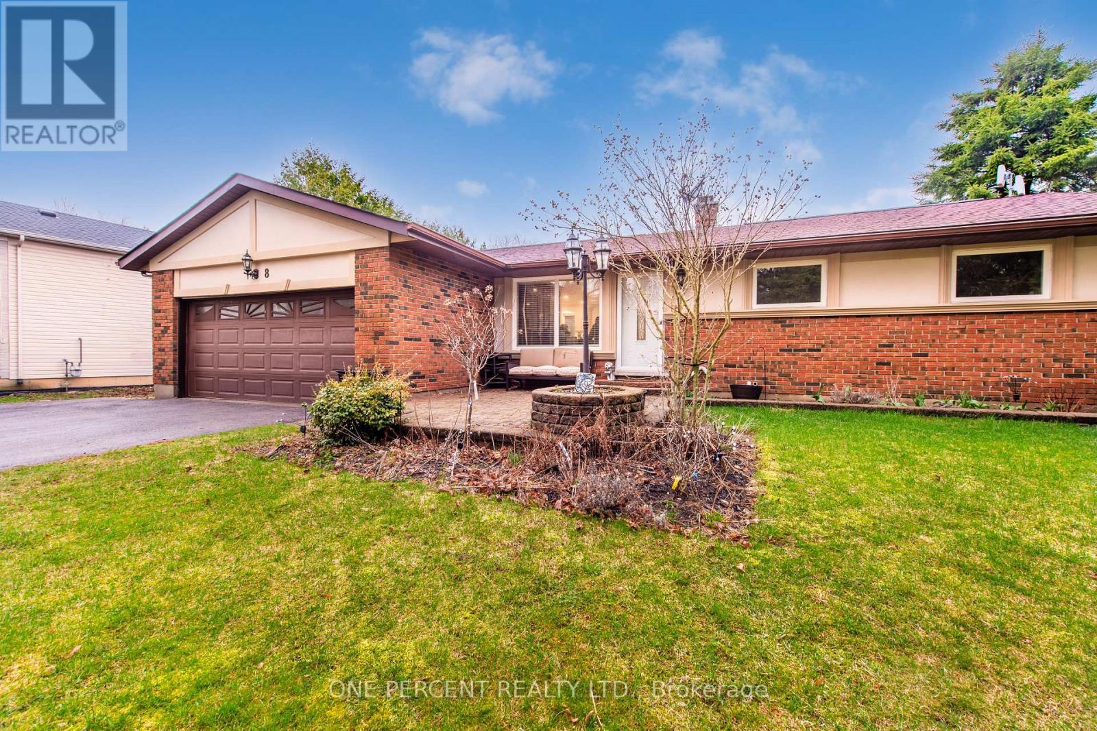 8 CARDWELL COURT - 3