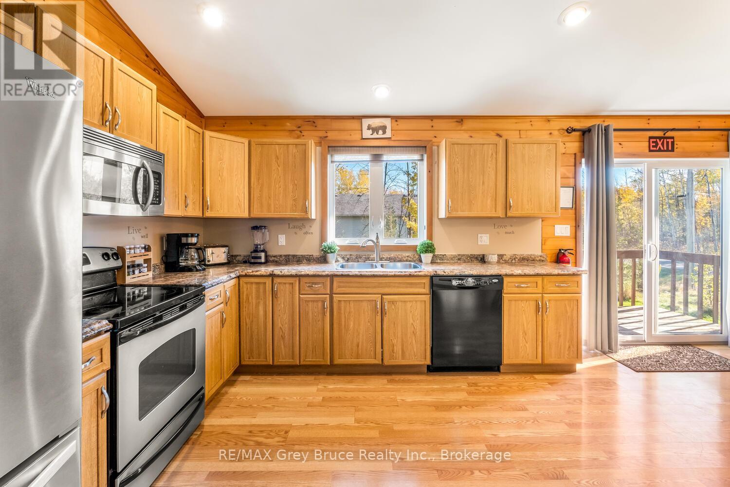 104 MAPLE DRIVE - 20