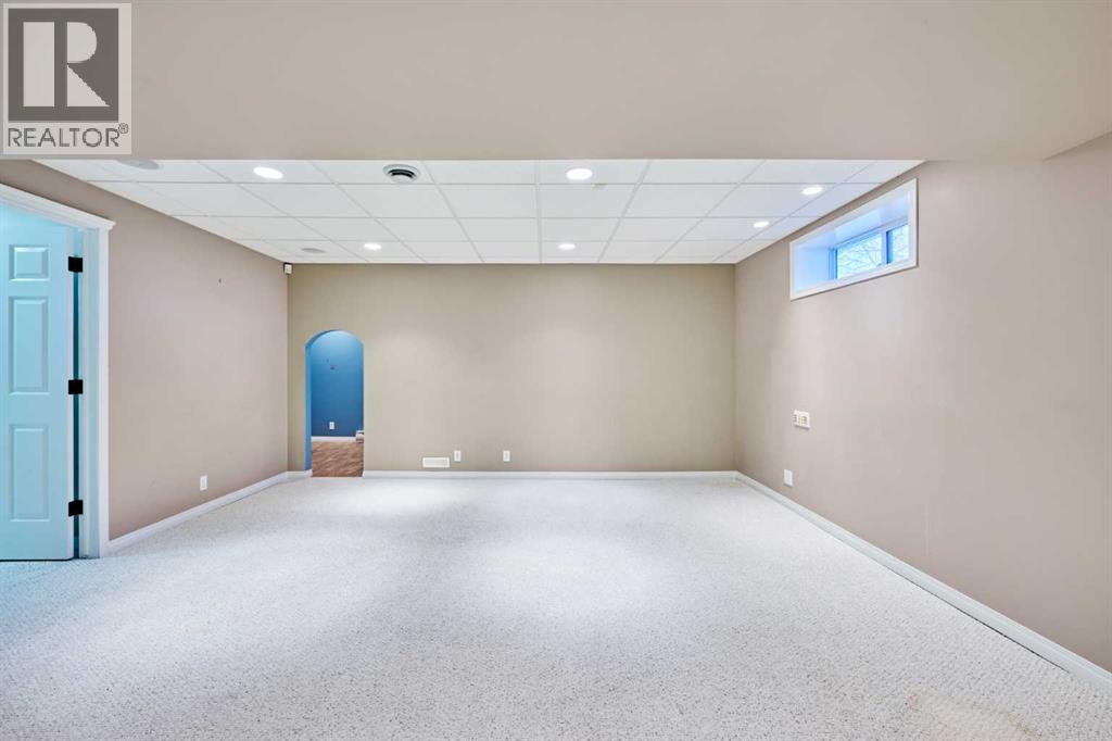 805 PANORAMA HILLS DRIVE NW - 33